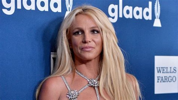 Britney Spears Reveals She Has ‘Girl Crush’ on Taylor Swift – Hollywood Life