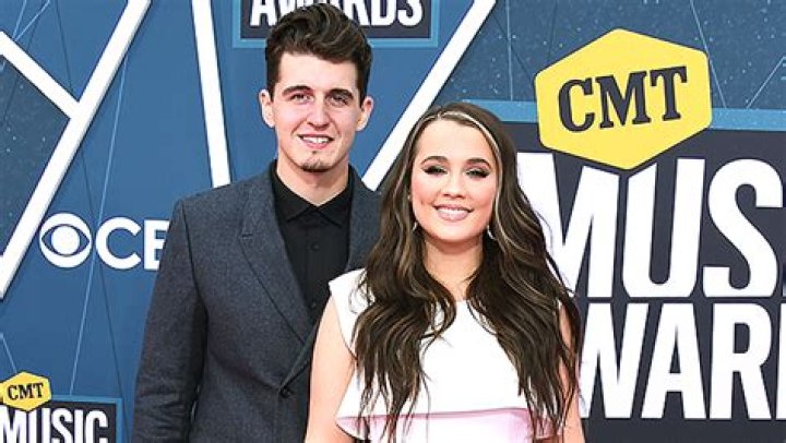 Cade Foehner Posts Gabby Barrett Birthday Tribute With 2 Kids – Hollywood Life