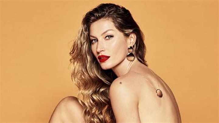 Gisele Bundchen Wears Purse, No Top In Modeling Campaign: Video – Hollywood Life