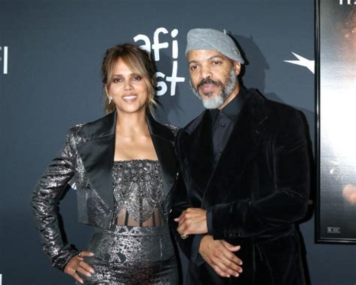 Halle Berry & Van Hunt: Photos Of The Couple
