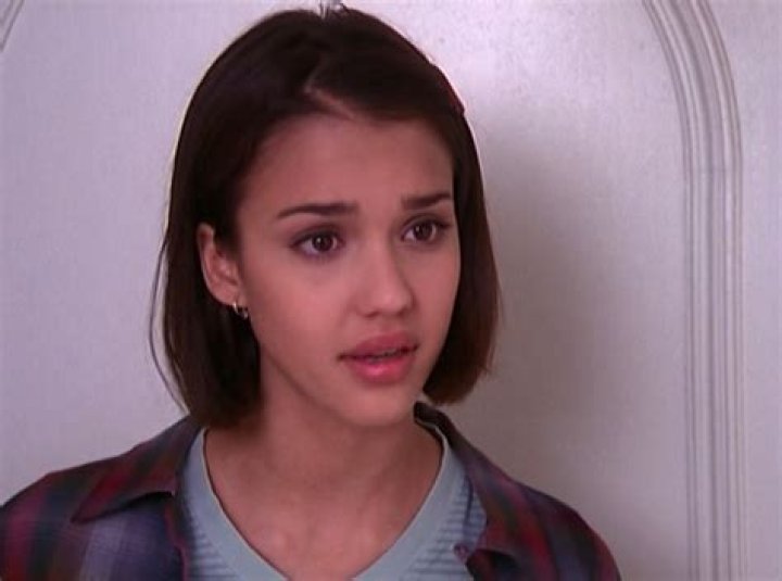 ‘Hot Ones’ Video – Hollywood Life