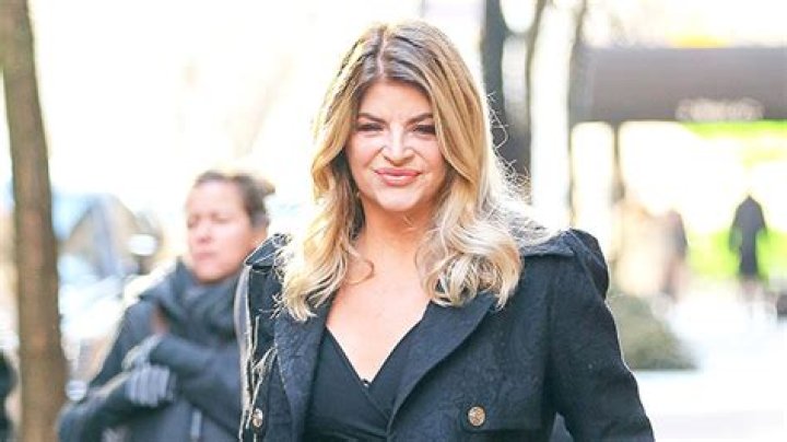 Kirstie Alley Dead At 71 After Cancer Battle – Hollywood Life