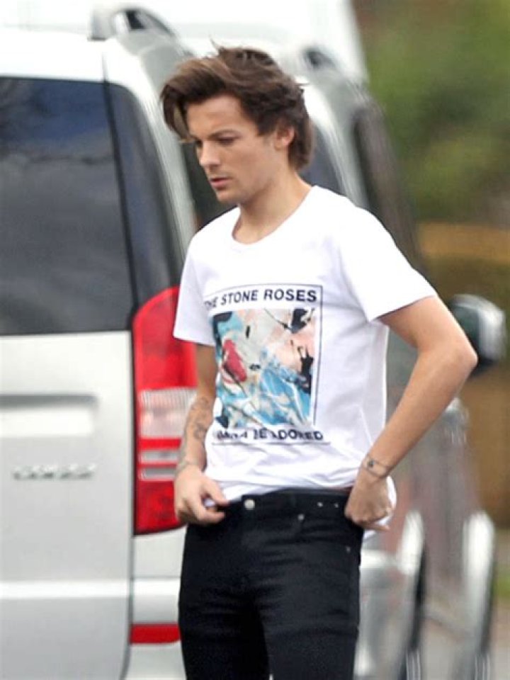 Louis Tomlinson’s Grandmother Passes Away — So Sad