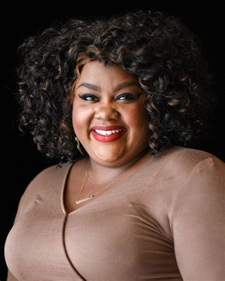 Photos Of The ‘Nailed It!’ Host – Hollywood Life