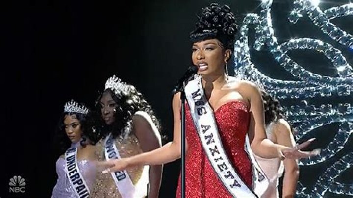 Megan Thee Stallion Performs ‘Anxiety’ – Hollywood Life