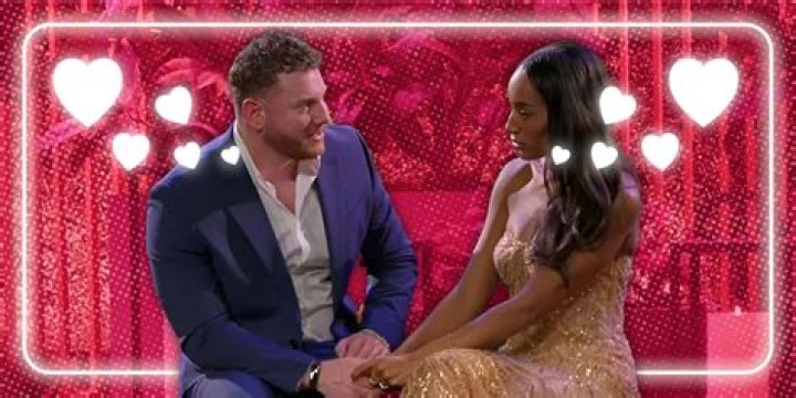 Nic Gets Sent Nude Photos — Episode 7 Recap – Hollywood Life