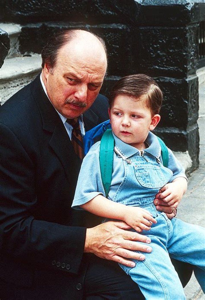 5 Things About The Late ‘NYPD Blue’ Child Star – Hollywood Life
