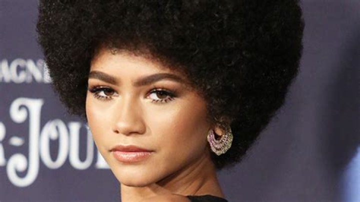 How Zendaya Banishes Breakouts — Her $3 Secret To A Zit-Free Face